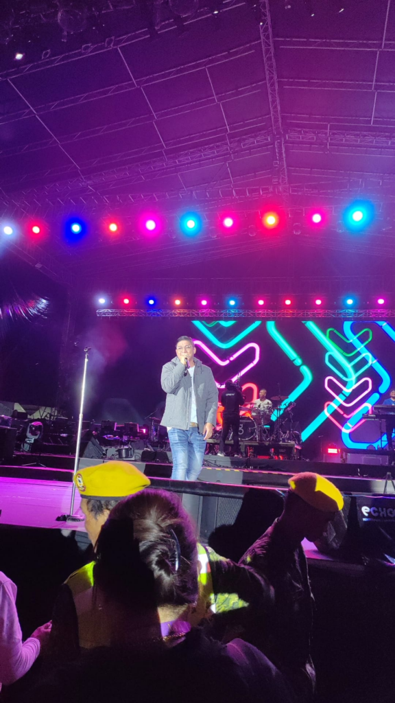 Paling Happening Di Malaysia, Ungu Teruja 'Belanja' 12 Lagu Buat Lebih 30K Peminat Di Kuching