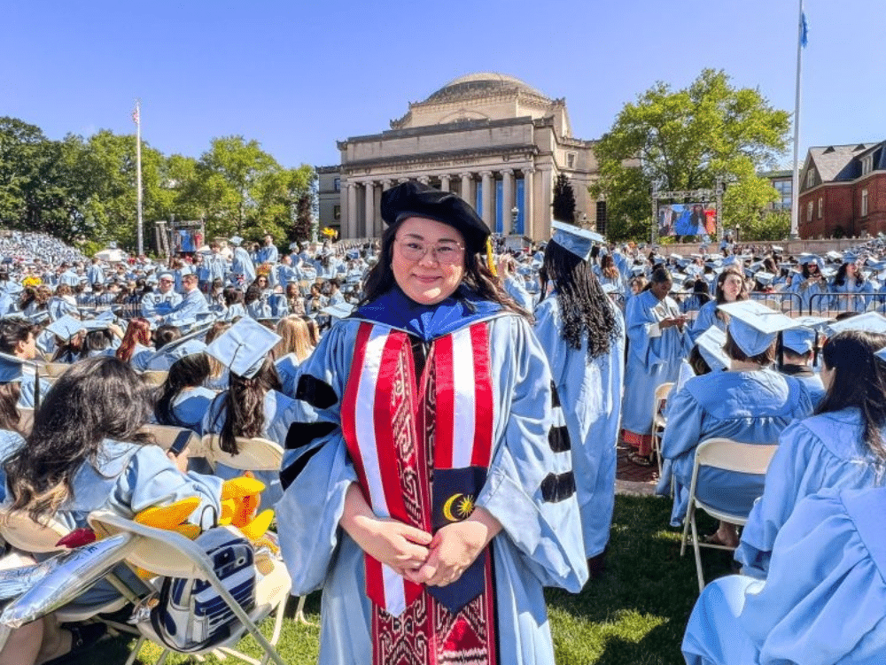 Dari Sri Aman Ke Kota New York, Dr Felicia Genie Anak Iban Pertama Raih PhD Dari Universiti Berprestij