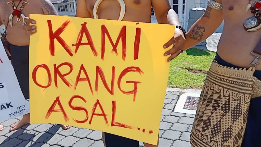 Tular Rakaman Video Sekumpulan Individu Protes Isu Kerakyatan Ragad Taib Raih Perhatian Netizen