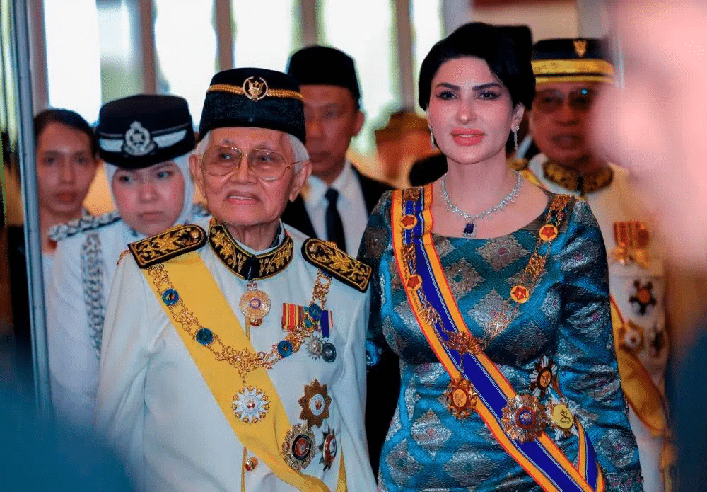 Tular Rakaman Video Sekumpulan Individu Protes Isu Kerakyatan Ragad Taib Raih Perhatian Netizen