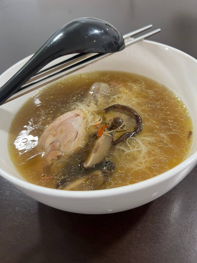 Mee Sua Halal Di Kuching, Anda Perlu Cuba Mee Sua Kak Chomel Di Fauziah Food Court Metrocity Ini
