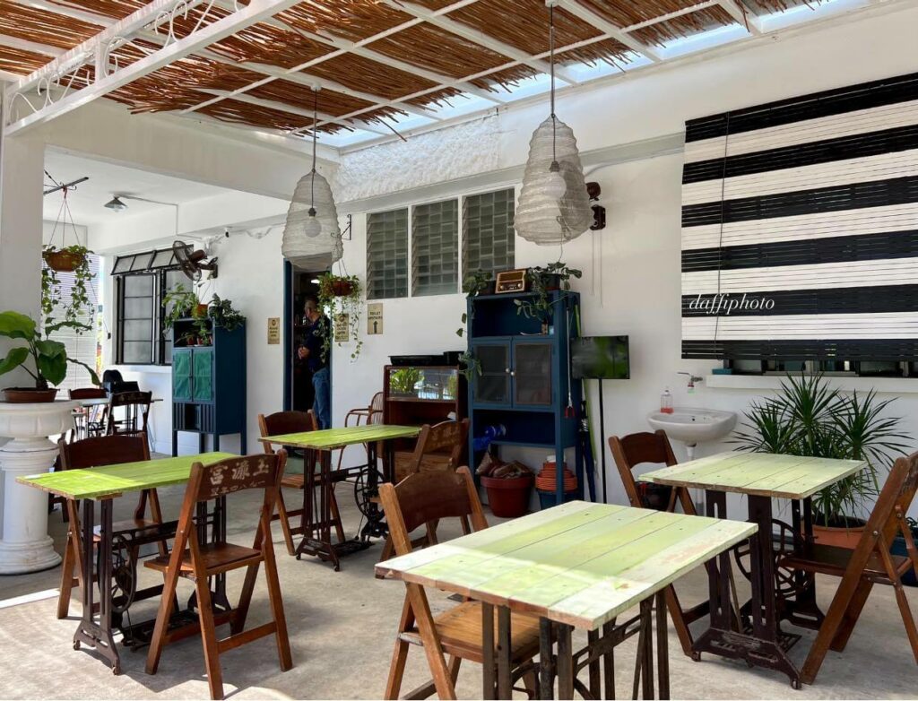 Kafe Berkonsepkan Modern Classic, Ketahui Port Breakfast Menarik WooPin Kuching