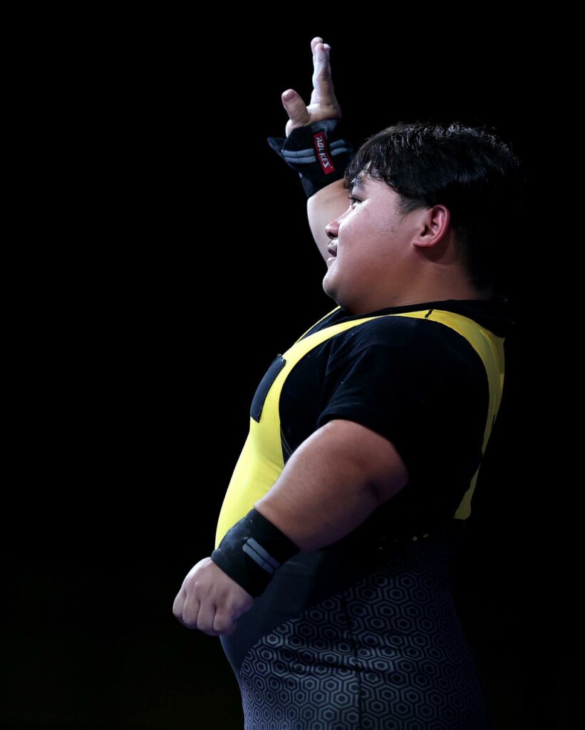 Rangkul Pingat Emas, Angkatan 'Badang' Sarawak Bonnie Bunyau Lagi Sekali Pecah Rekod Dunia Di Dubai