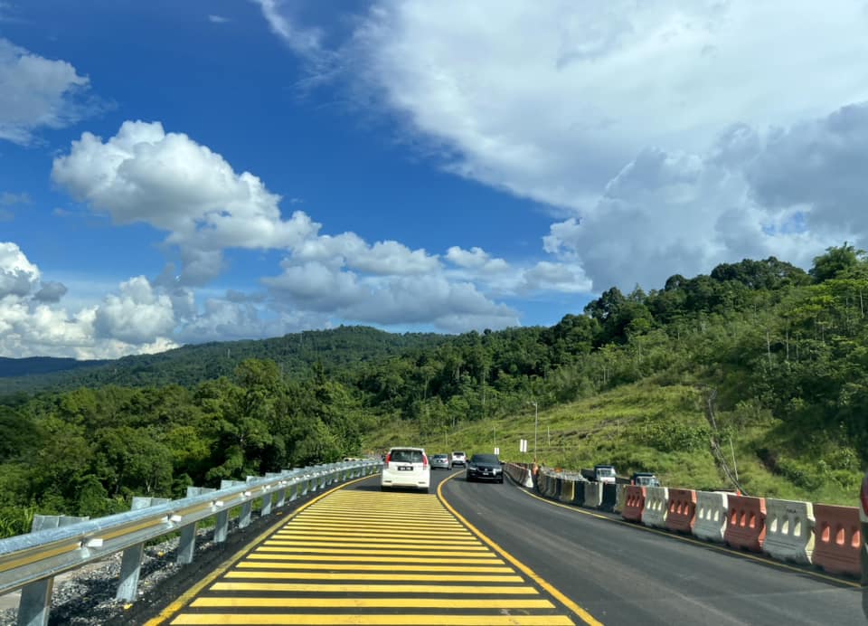 Memudahkan Kerja Jalan Raya, Laluan Sementara Di Bukit Begunan Kini Dibuka
