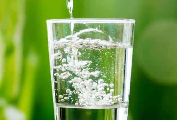 Wanita Meninggal Dunia Akibat Terlalu Banyak Minum Air Mineral