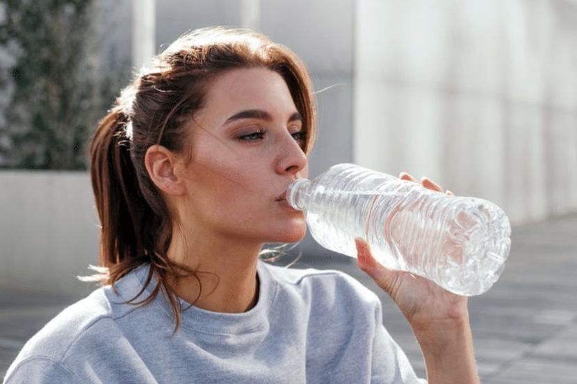 Wanita Meninggal Dunia Akibat Terlalu Banyak Minum Air Mineral
