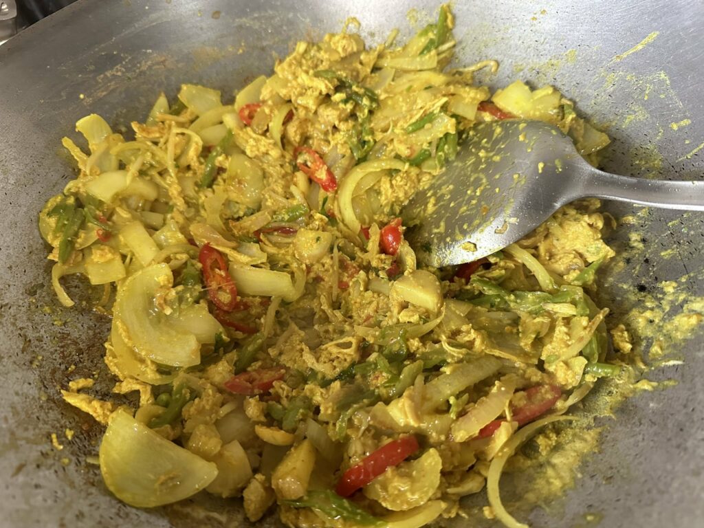 Comeback Dengan Resepi Unik, Resepi Mihun Goreng Nanas Ahmad Maslan Raih Perhatian Ramai