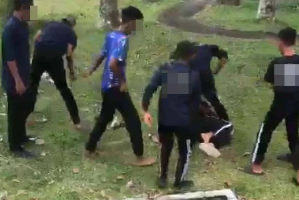 Lelaki Ajak Geng Belasah Rakan Sekolah, Sebab Cemburu Berebut Awek