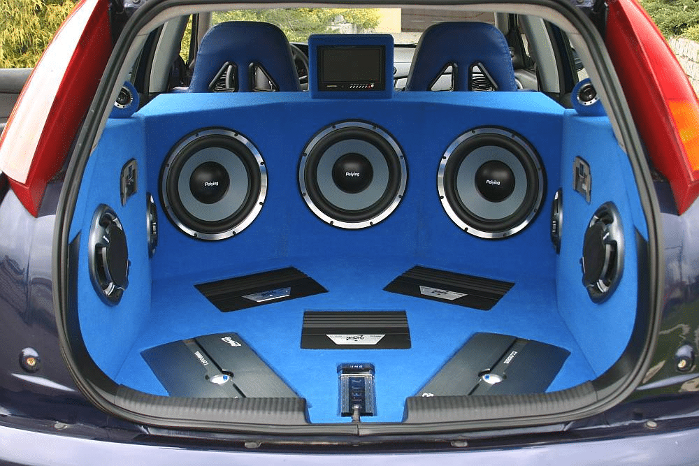 Berang 5 Lelaki Buat Bising Uji Sistem Audio Kereta, Anak Beranak Mengamuk Bawa Pisau Pemotong Daging