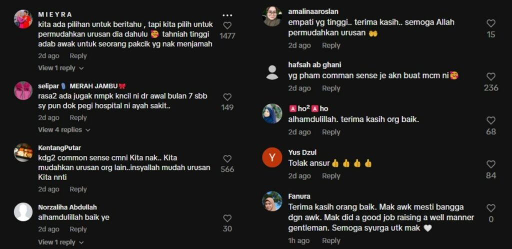 'Tak Sampai Hati Nak Hon', Lelaki Ini Luah Sayu Lihat Pak Cik Tua Makan Seorang Dalam Kereta