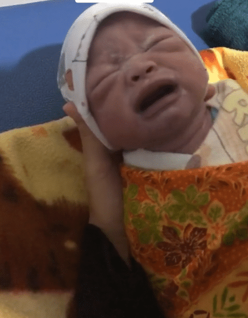 Baru 3 Hari Dilahirkan, Bayi Nyaris Maut Gara-Gara Nenek Beri Air Kosong