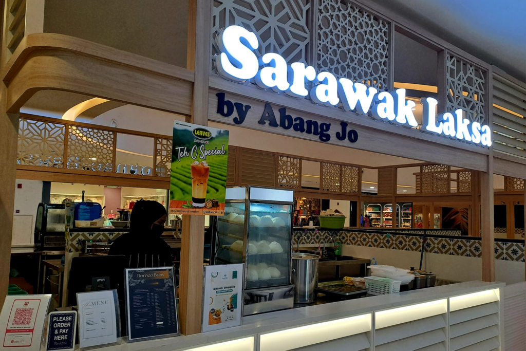 Guna Nama Abang Jo Sebagai 'Marketing', Ini Penjelasan Dari Pemilik Gerai Laksa Sarawak