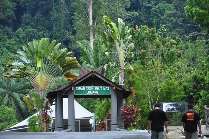Jadi Tarikan Pelancong, Ketahui Mistik, Fakta Dan Sejarah Taman Tasik Bukit Mas Limbang
