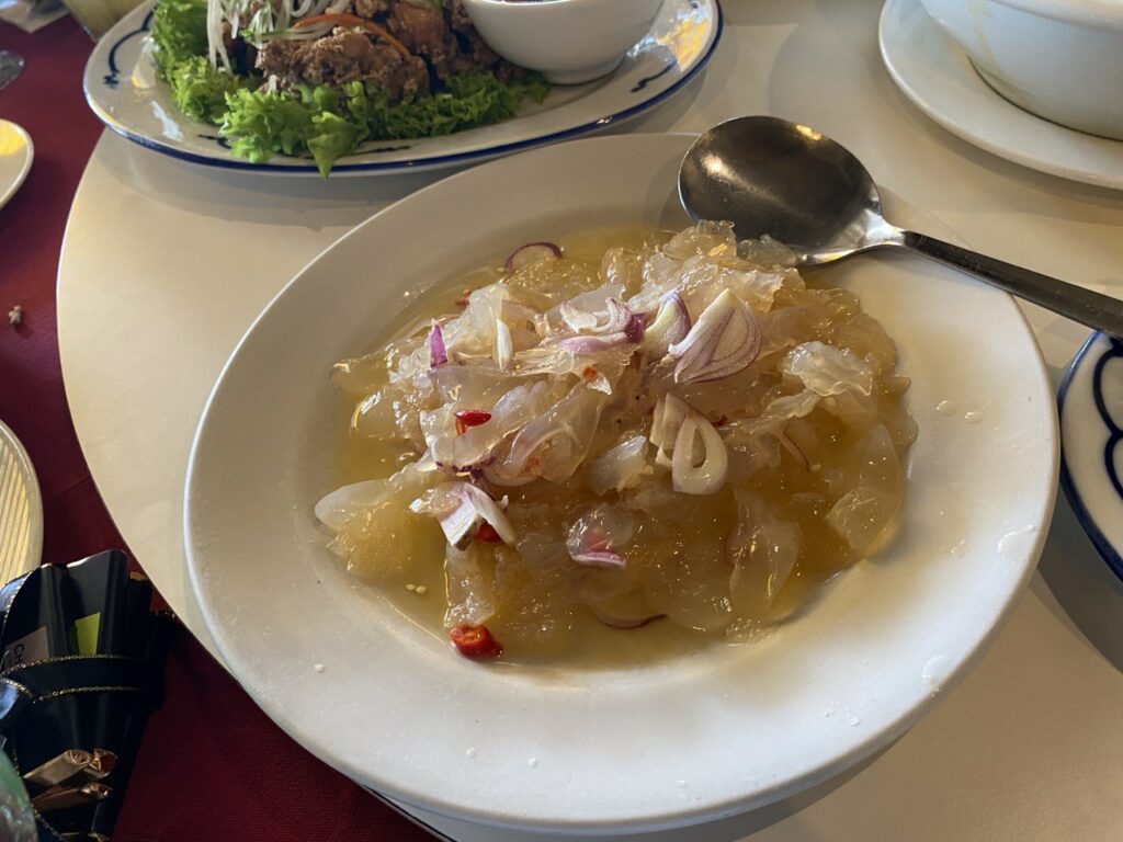Hidang Makanan Laut Fresh Dan Lazat, Babaganoush Ini Jadi Port Makan Best Di Kuching