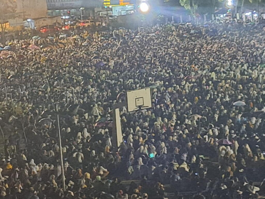 Biarpun Hujan Di Sandakan, Tetamu Majlis Ilmu Ustaz Abdul Somad Tidak Berganjak Dan Semakin Ramai
