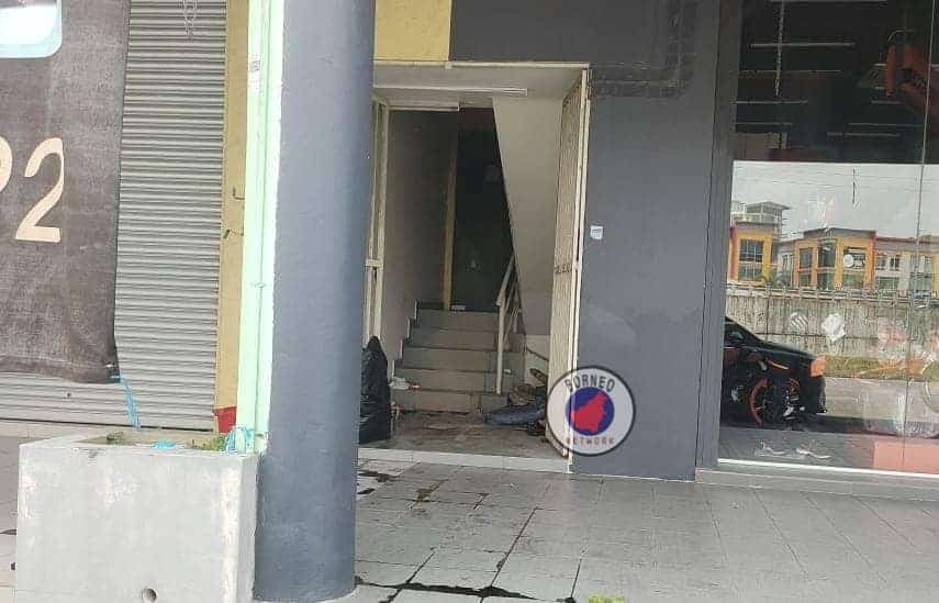 Bau Busuk Di Bawah Tangga Lot Kedai, Mayat Hampir Reput Ditemui Di Kota Sentosa