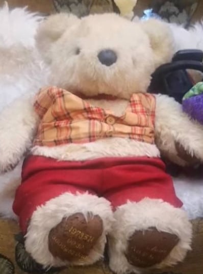 Ada Tarikh Di Tapak Kaki, Lelaki Dakwa Jumpa Abu Mayat Dalam Teddy Bear