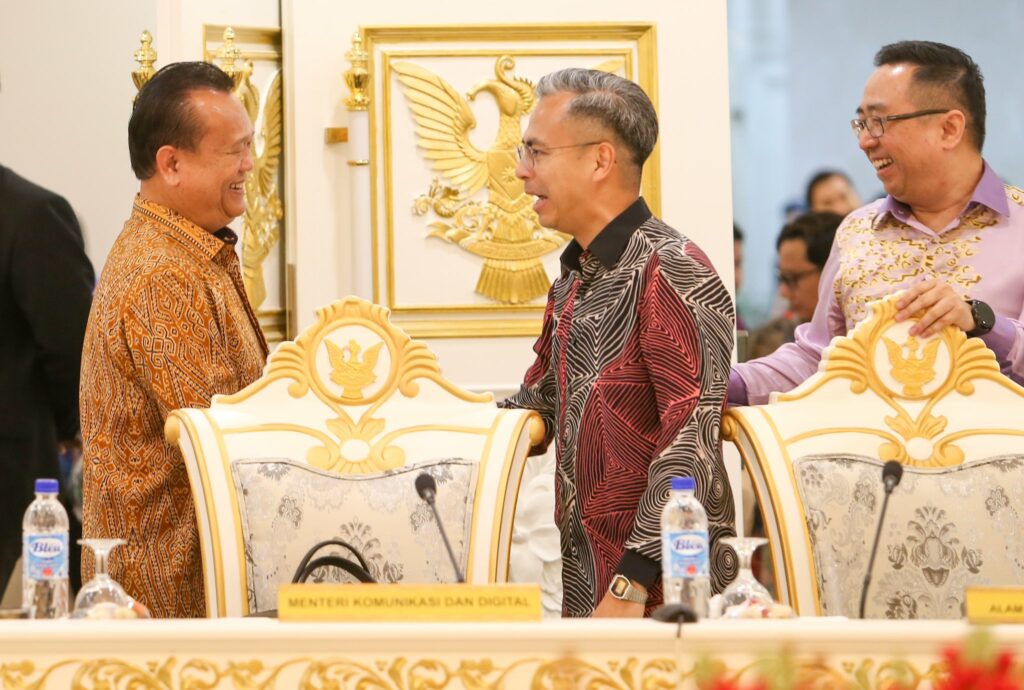 Pertama Kali Dalam Sejarah, Semua Barisan Menteri Termasuk PMX Berkumpul Di Sarawak