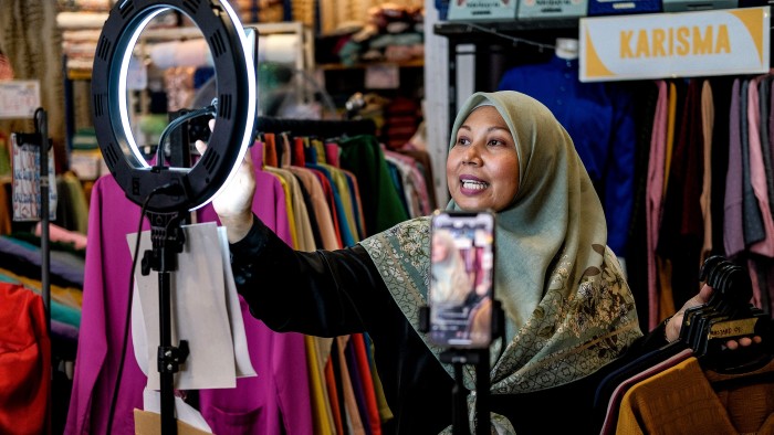 Ambil Langkah Drastik, Ini Sebab TikTok Shop Kini Diharamkan Di Indonesia