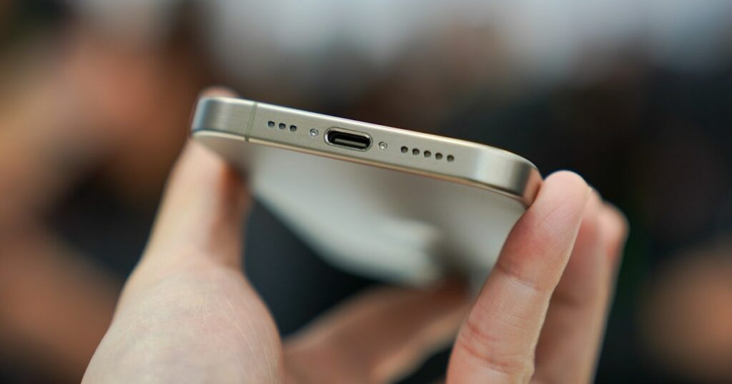 Apple Store Beri Amaran, Tidak Boleh Guna Kabel USB-C Android Pada iPhone 15
