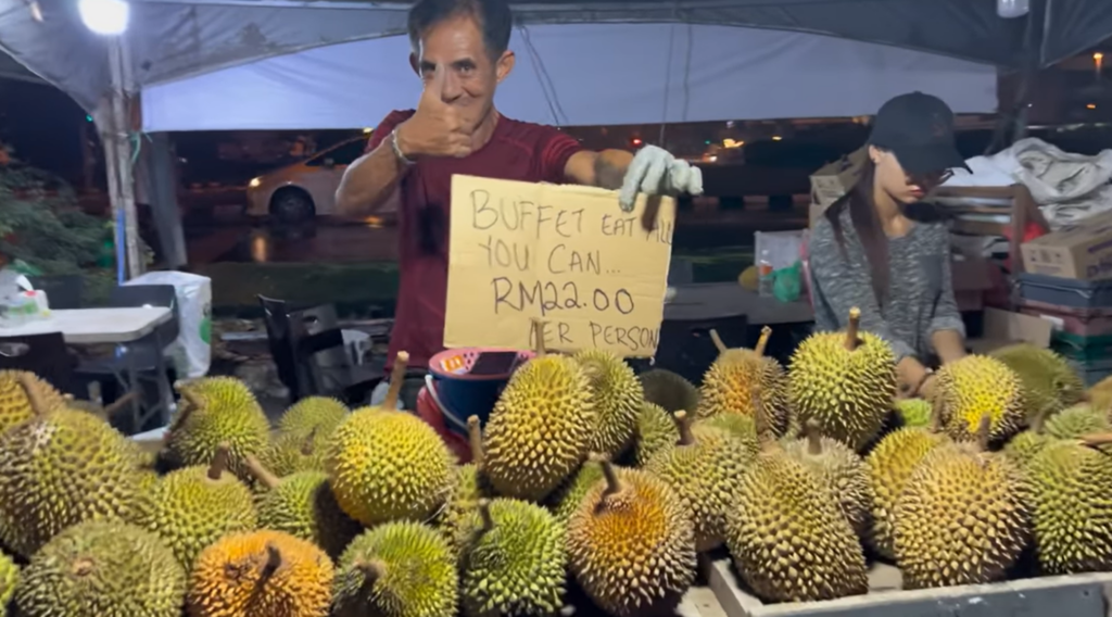 Makan Hingga Puas, Anda Perlu Cuba Buffet Durian Berpatutan Di Jalan Abell Kuching Ini