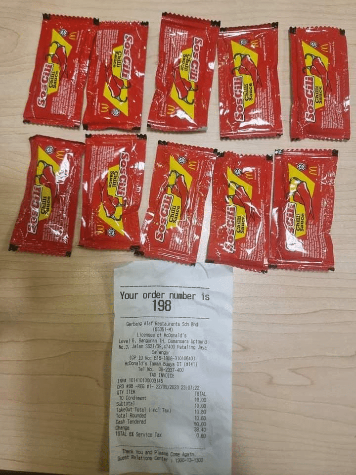 Pelanggan Berang Restoran 'Fast Food' Terkenal Cas RM1 Untuk Satu Pek Sos Cili