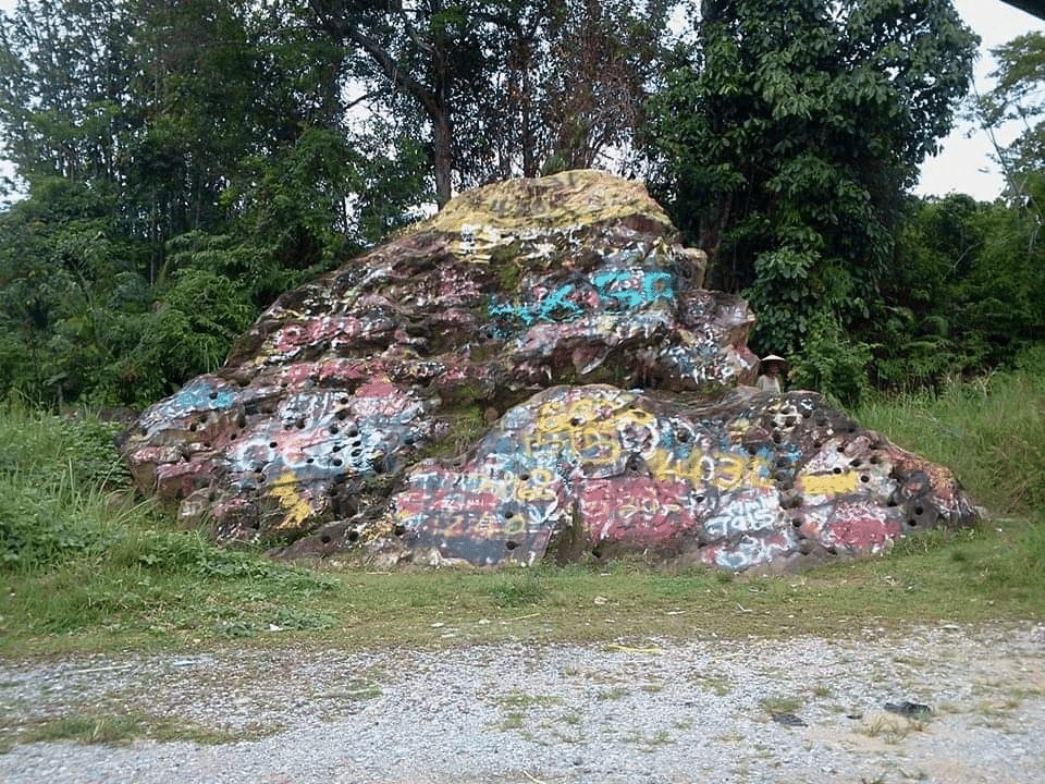 Dihuni Oleh Raja Katak, Ini Misteri Batu Katak Bongkah 'Pembawa Tuah' Di Bintulu