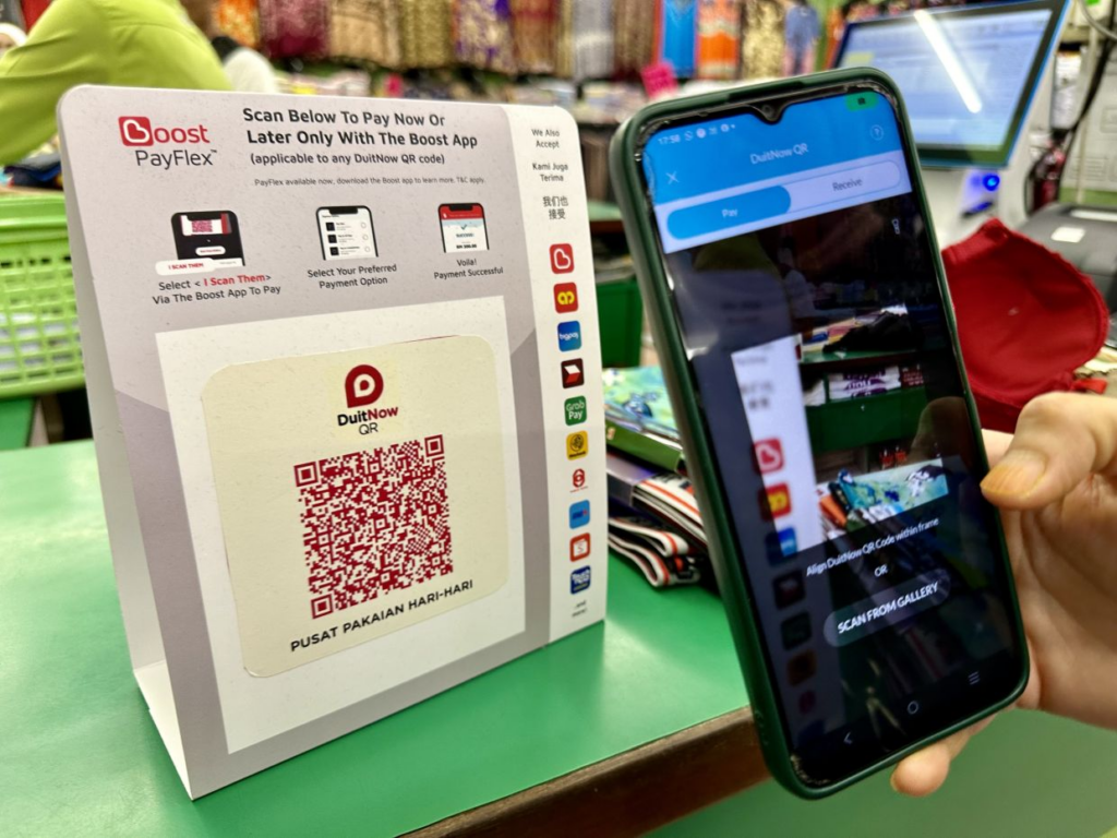 Pengguna Dan Peniaga Bantah Caj Tambahan DuitNow QR, Ini Sebabnya