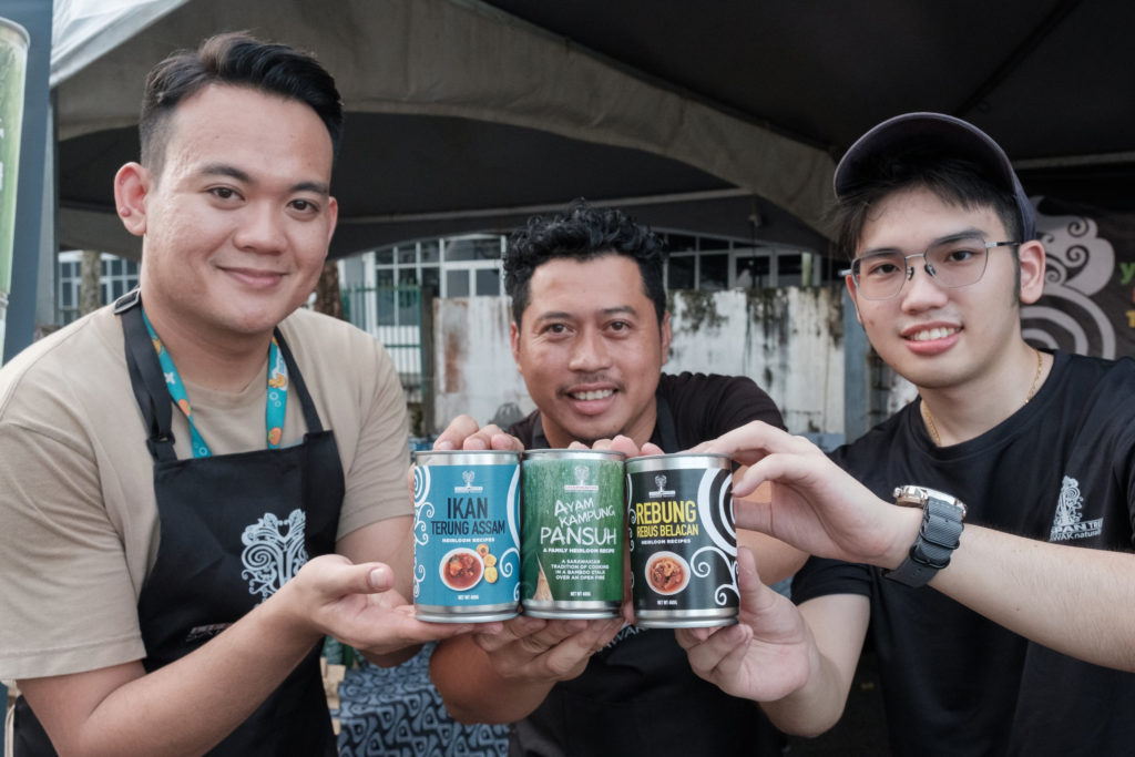 Ayam Pansuh Pertama Dalam Tin, Solusi Rindu Buat Orang Sarawak Di Luar Negara