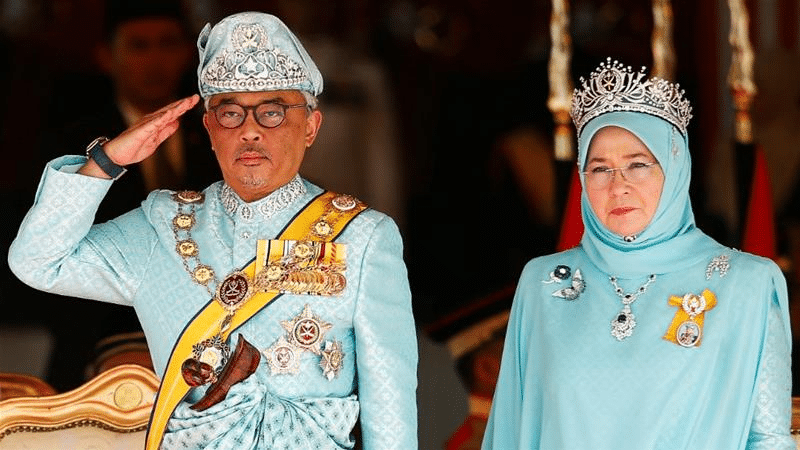 'Counting Days' Agong Tiba Di Sarawak Buat Kembara Kenali Borneo, Individu Ini Nasihat Ingat Bahasa Istana