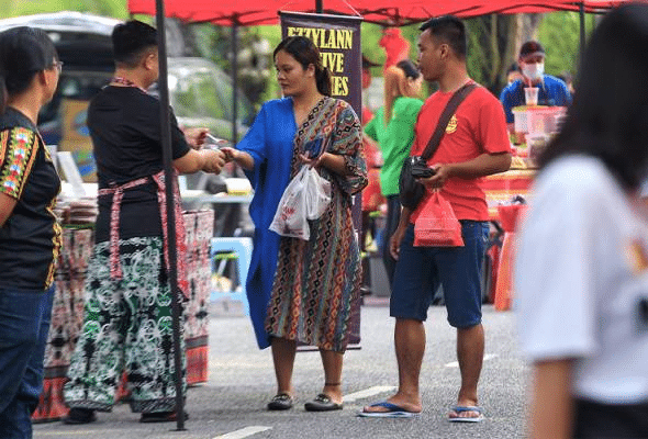 Pasar Tamu Dayak Seremban: Inisiatif PRAISE Yang Mengubah Hidup Wanita Sabah Dan Sarawak