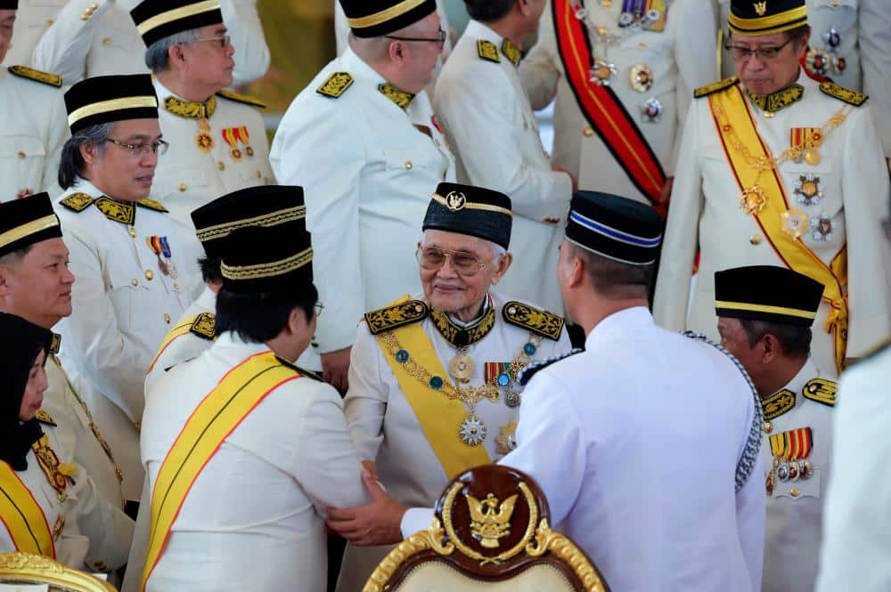 Tampak Ceria Dan Sihat, TYT Sarawak Dan Premier Sarawak Abang Jo Kongsi Detik Mesra