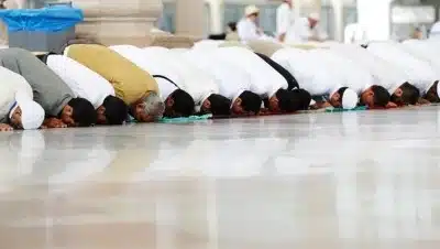 Hukum Pelajar Yang Tak Solat Jemaah, Guru Berdepan Saman RM15,000 Daripada Ibu Bapa