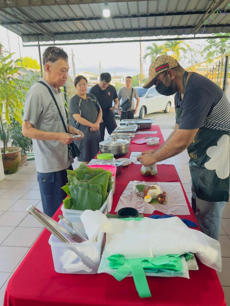 6 Nasi Lemak Yang Anda Perlu Cuba Di Kuching