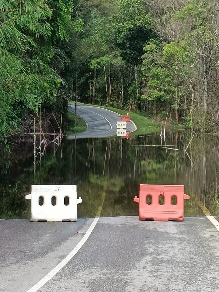 Terputus Hubungan Jalan, Netizen Gesa Pihak Berwajib Percepat Kerja Pembaikan Jalan Di Buso