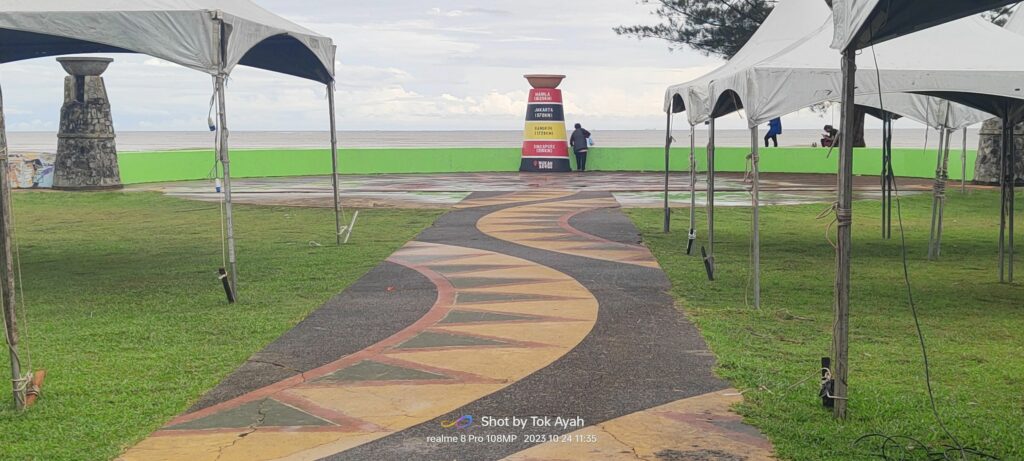 Tular Lukisan Mural Tarikan Pelancong Di Pantai Kala Dana Mukah Dipadam Cat Hijau
