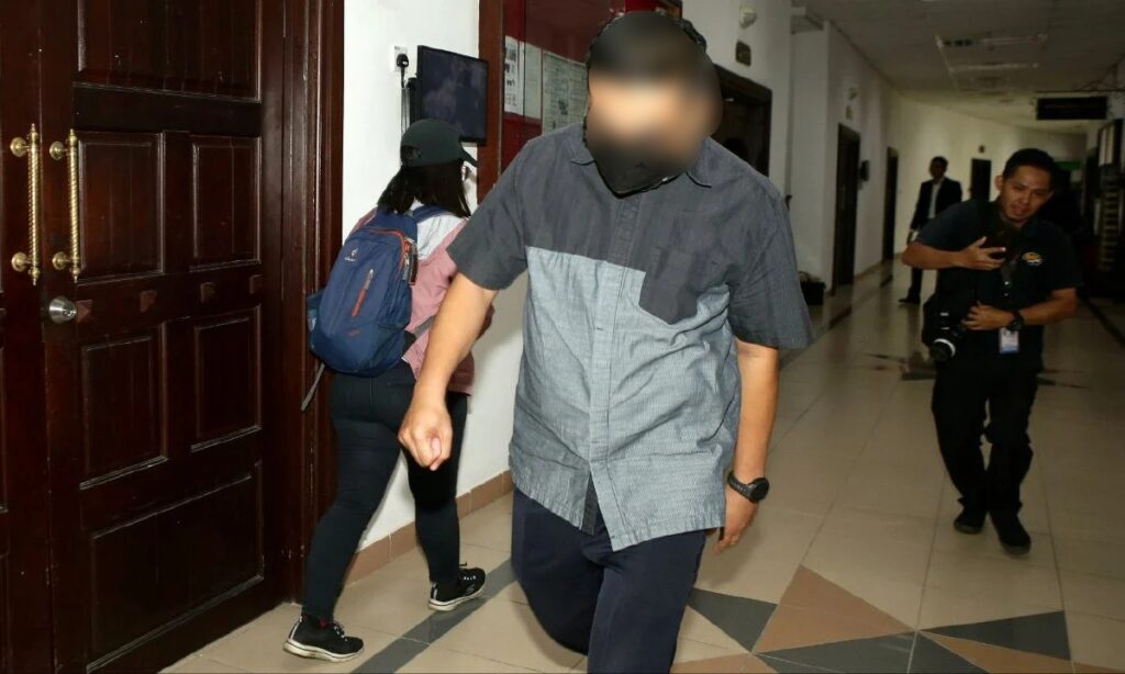 Inspektor Polis Ditahan, Mengaku Tidak Bersalah Terima Rasuah Berjumlah Lebih RM300K Di Kuching