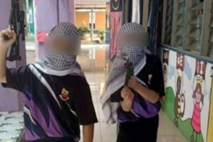 Elak Unsur Keganasan, Ibu Bapa Resah Anak Diajar Pegang Senjata Demi Solidariti Palestin Di Sekolah