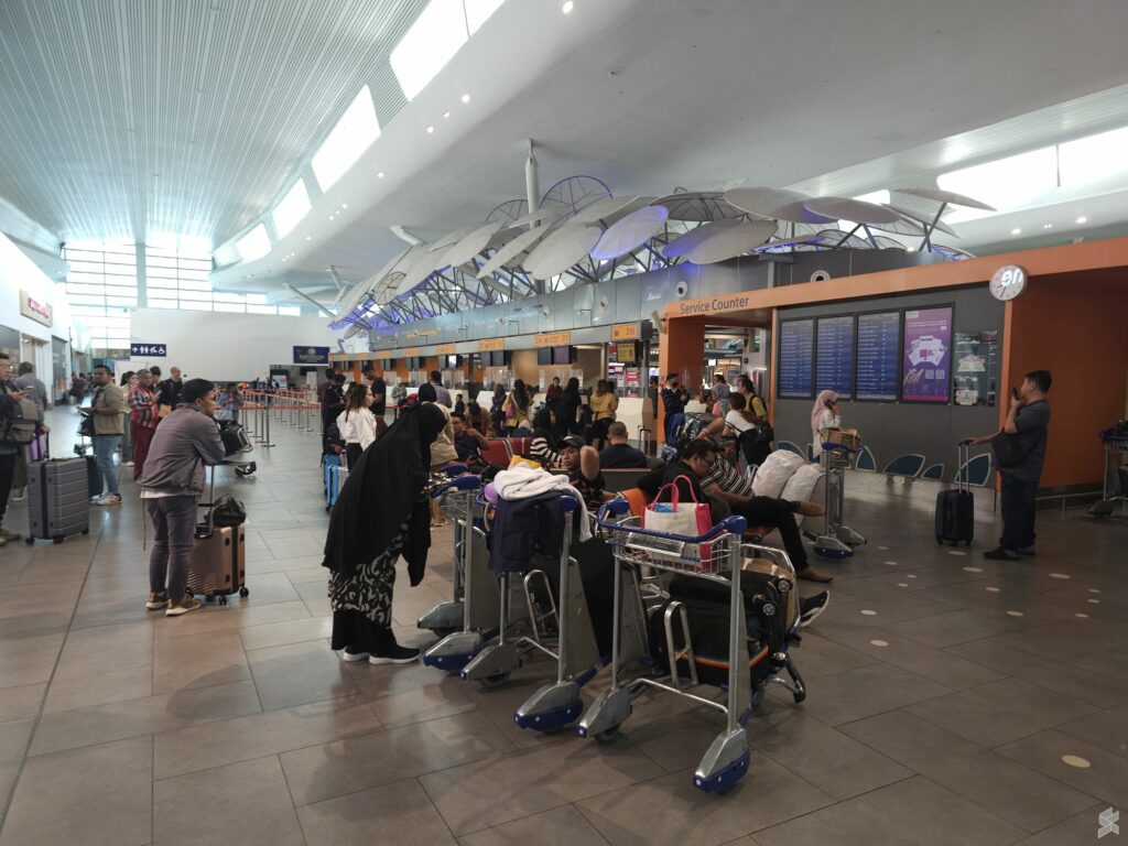 Hilang Arah Tujuan, Penumpang MYAirlines Kecewa Terkandas Tanpa Bantuan