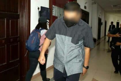 Inspektor Polis Ditahan, Mengaku Tidak Bersalah Terima Rasuah Berjumlah Lebih RM300K Di Kuching