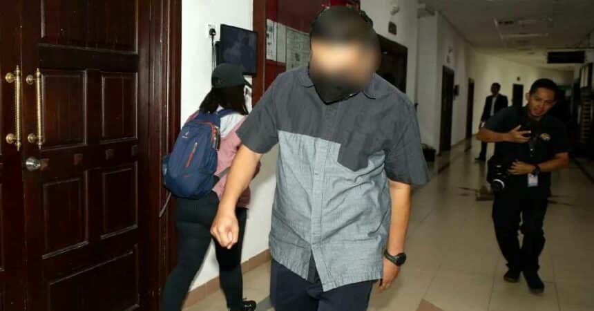 Inspektor Polis Ditahan, Mengaku Tidak Bersalah Terima Rasuah Berjumlah Lebih RM300K Di Kuching