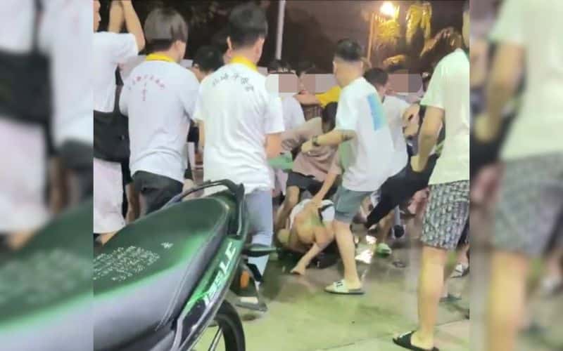 Padah Ekzos Bingit, Remaja Ini Dipukul Sekumpulan Individu Semasa Upacara Keagamaan