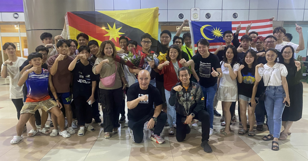 Acho Prince, Anak Sarawak Pertama Rangkul Gelaran Juara 'Arm Wrestling' Peringkat Dunia