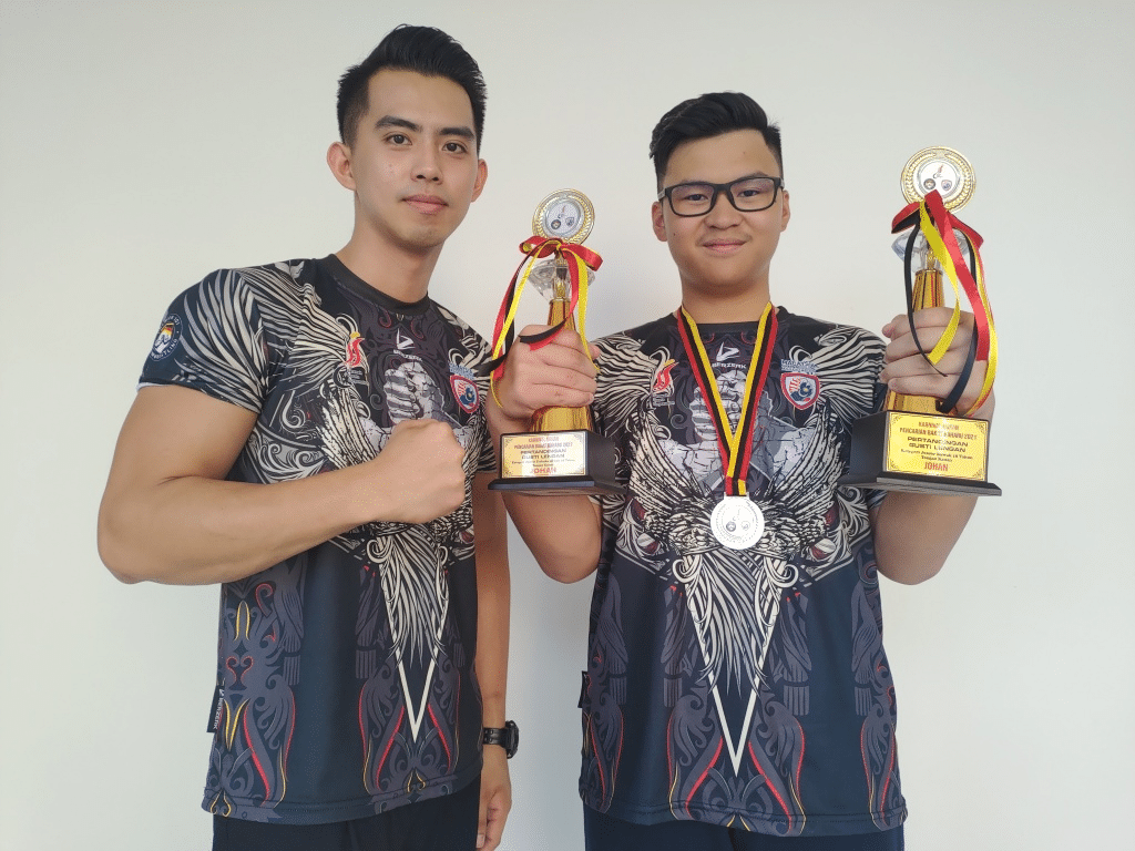 Acho Prince, Anak Sarawak Pertama Rangkul Gelaran Juara 'Arm Wrestling' Peringkat Dunia