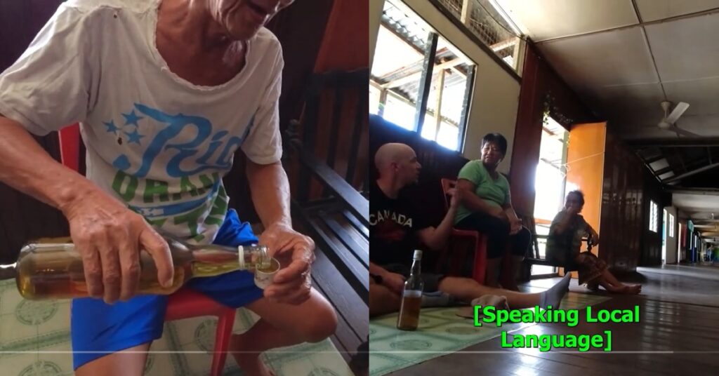 'Auto Cakap Melayu Member Tu', Netizen Geli Hati Lihat Gelagat Youtuber Eropah Diberi Air Tuak Di Sarawak