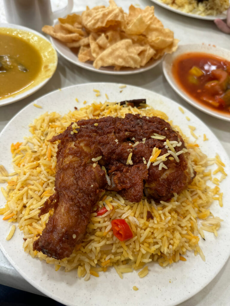 Port Nasi Briyani Paling Legend Di Kuching, Nikmati Keenakan Sajian Istimewa Ini Di Buhari Cafe Satok