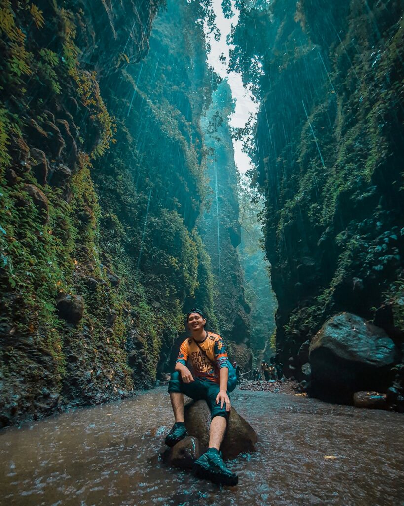Sungai Merabung, Trek Hutan Bagai Dunia Jurasik di Lahad Datu Sabah