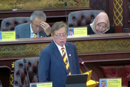 Bajet Sarawak 2024 : Pelajar Peroleh Laptop Percuma Dan Baucar Buku RM500