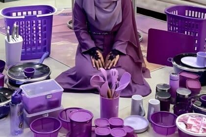 Komplen Sambil Cakap Sarawak, Influencer TikTok Aunty Purple Buat Netizen Terkejut