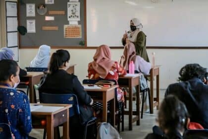 Sarawak Cadang Guna Dwibahasa Dalam Penilaian Standard Tingkatan 6 Mulai Tahun 2025